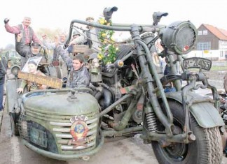 Heaviest Motorbike in the World Talk Cock Sing Song