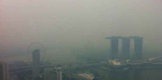 Haze hits unhealthy level in Singapore Talk Cock Sing Song