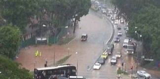 Flash Floods at Several Areas in Singapore Talk Cock Sing Song