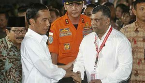 Boss Tony Fernandes of AirAsia Draws Positive Feedback with Personal Touch Talk Cock Sing Song