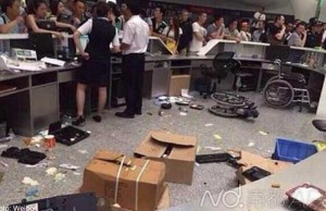 China Passengers Throw Meal Boxes and Water Bottles over Airport Service Counter Talk Cock Sing Song