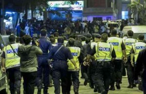 Three Injured in Low Yat Plaza Riot Talk Cock Sing Song