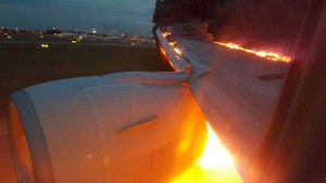 SIA Flight Emergency Landing in Singapore due to Engine Caught Fire Talk Cock Sing Song